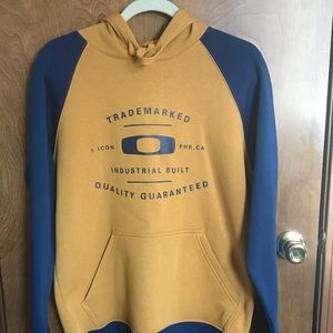 Oakley Hoodie